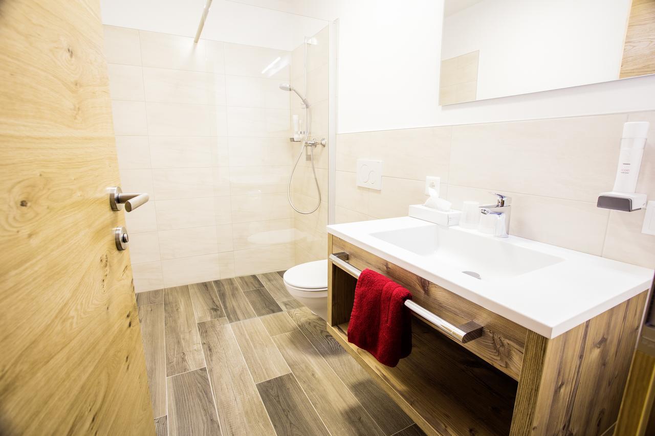 Piz Ot Hotel Samnaun Ngoại thất bức ảnh