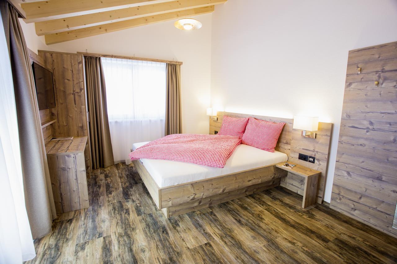 Piz Ot Hotel Samnaun Ngoại thất bức ảnh