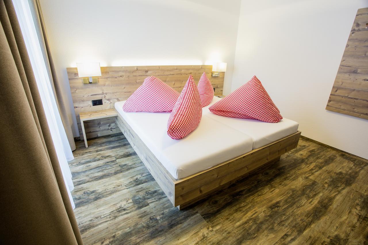 Piz Ot Hotel Samnaun Ngoại thất bức ảnh