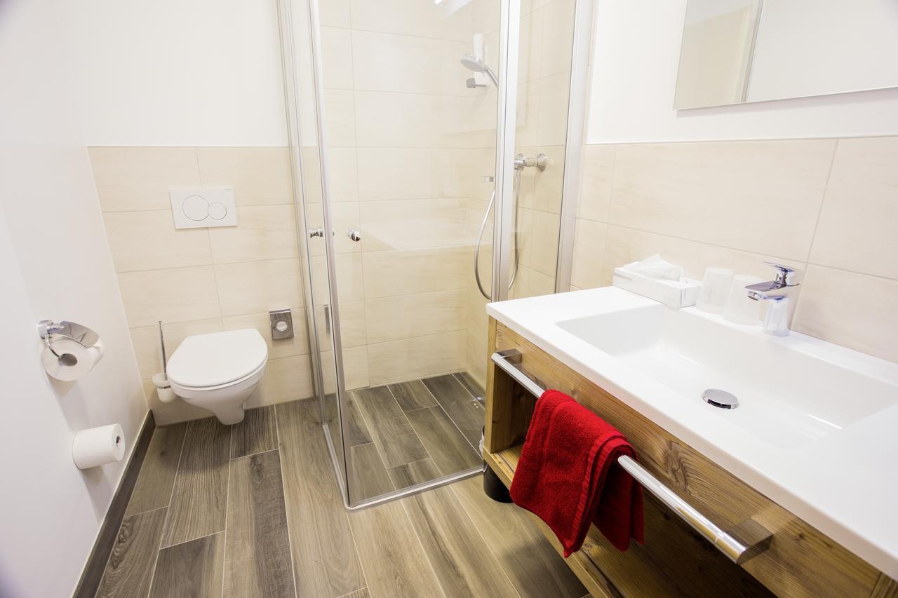 Piz Ot Hotel Samnaun Ngoại thất bức ảnh