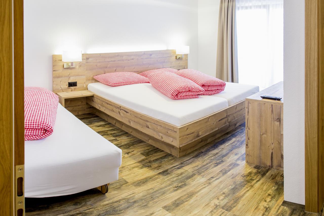 Piz Ot Hotel Samnaun Ngoại thất bức ảnh